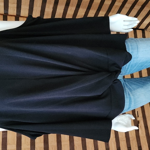 NWT! Michael MK cold shoulder top - Picture 6 of 9